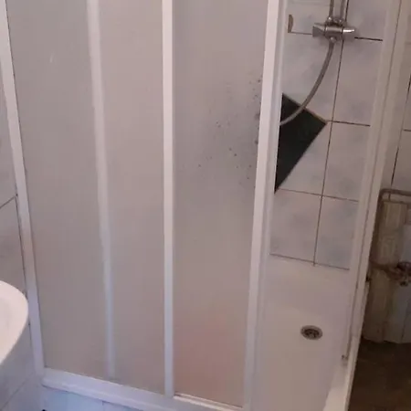 Apartament 罗威